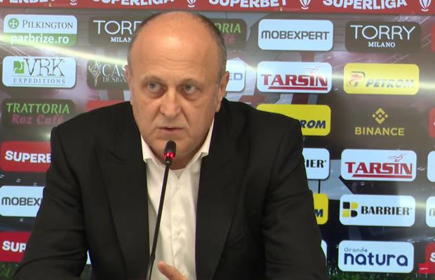 Deși Gigi „Corsicanu” spune că „nimeni de la Rapid nu a dat bani galeriei”, surse din cadrul clubului susțin că „s-au închiriat autocare sau vagoane de tren pentru deplasări”