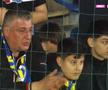 I-au „aliniat”! Ultrașii i-au mustrat pe jucători după primul meci din play-out