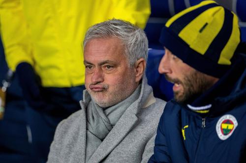 Jose Mourinho, un car de nervi pe Ibrox Park / Foto: Imago