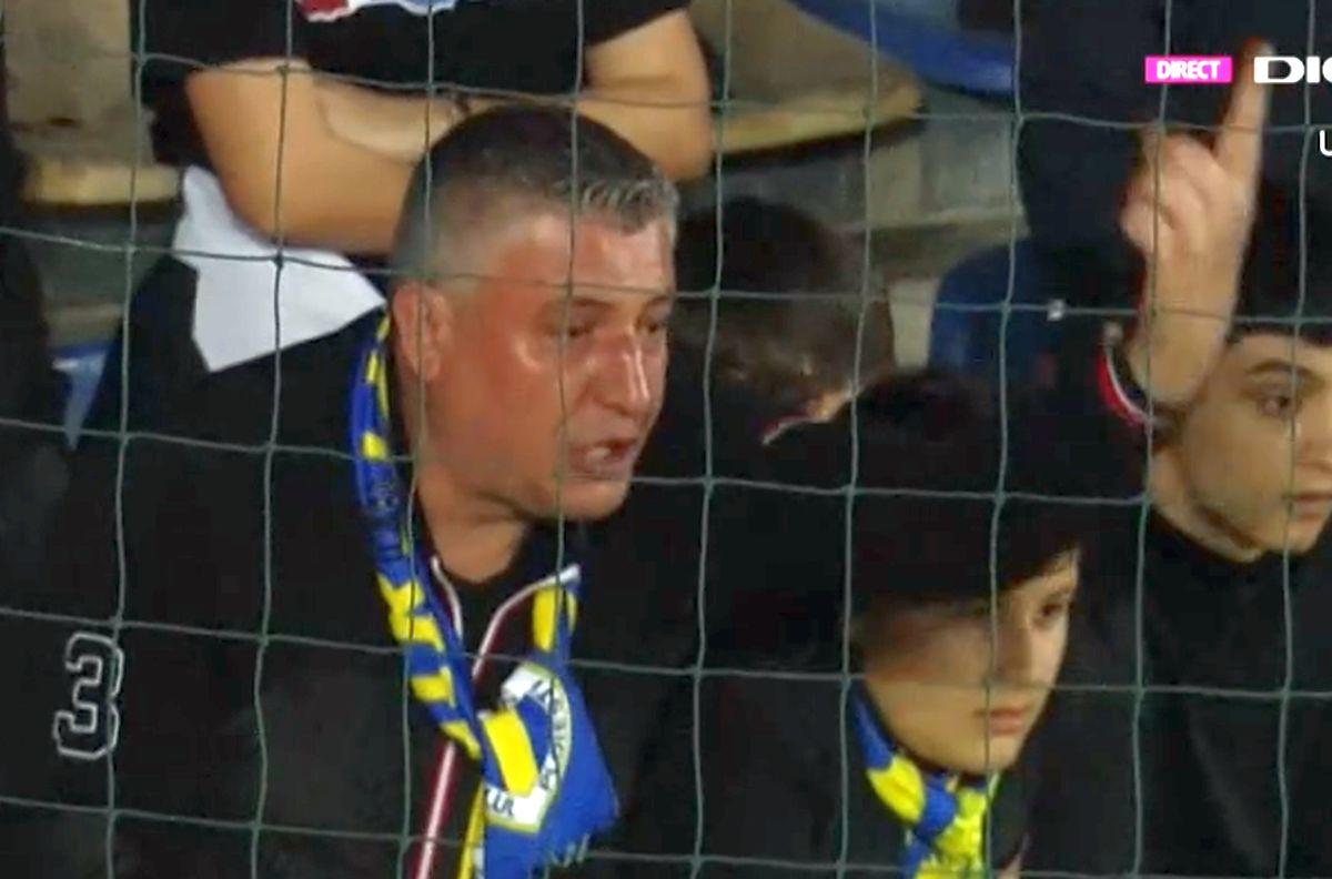 Ultrașii i-au mustrat pe jucătorii Petrolului după primul meci din play-out