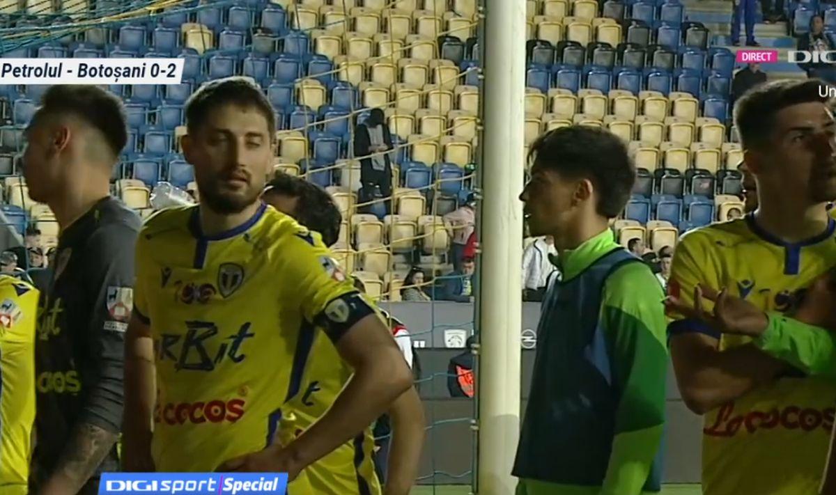 Ultrașii i-au mustrat pe jucătorii Petrolului după primul meci din play-out