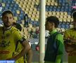 I-au „aliniat”! Ultrașii i-au mustrat pe jucători după primul meci din play-out
