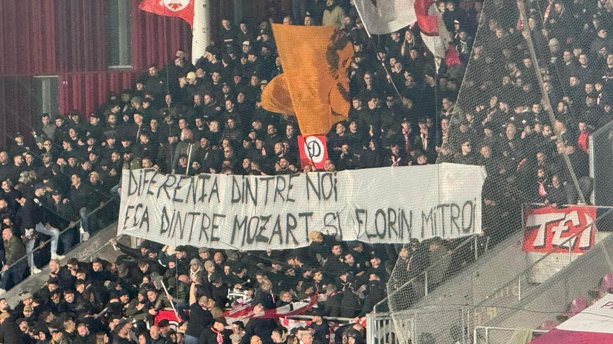Scenografia din derby-ul Rapid - Dinamo » Mesajele afișate de galeriile rivale