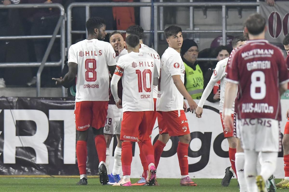 „Creștem arbitri sau fotbaliști?!” » Pașcanu, luare de poziție după scandalul din Rapid - Dinamo: „În Anglia mă uitam la Lineker, Wright și Shearer”