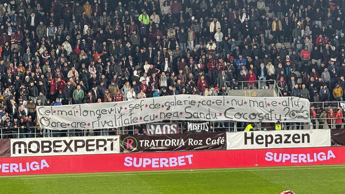 Scenografia din derby-ul Rapid - Dinamo » Mesajele afișate de galeriile rivale