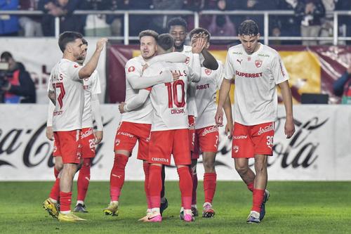 Danny Armstrong, Alex Pop, Cîrjan, Gnahore, Musi și Matteo Duțu, în Rapid - Dinamo// FOTO: Cristi Preda (GSP.ro)