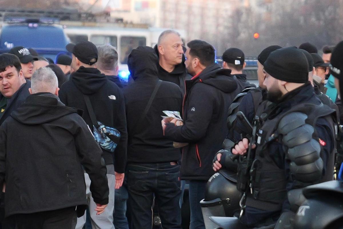 Rapid - Dinamo, corteo organizat de fanii „câinilor” înaintea ciocnirii din Giulești + imagini înaintea partidei