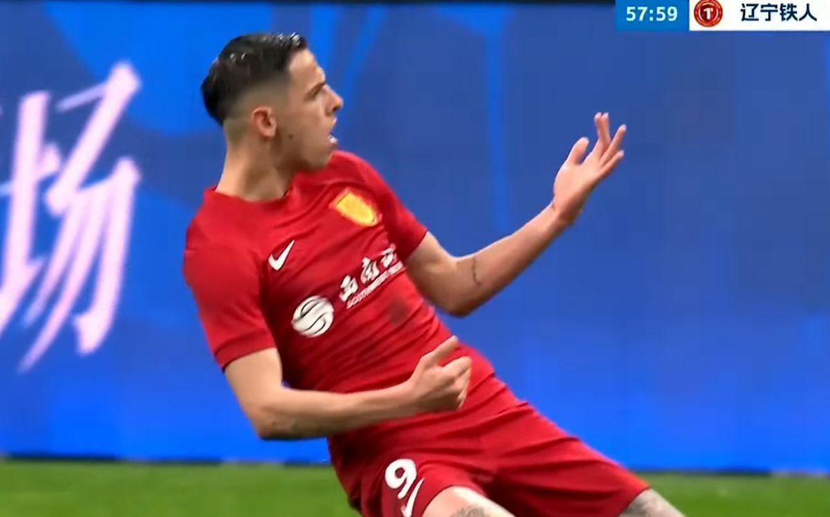 Cîmpanu, start spectaculos în China » Gol de 3 puncte din lovitură liberă