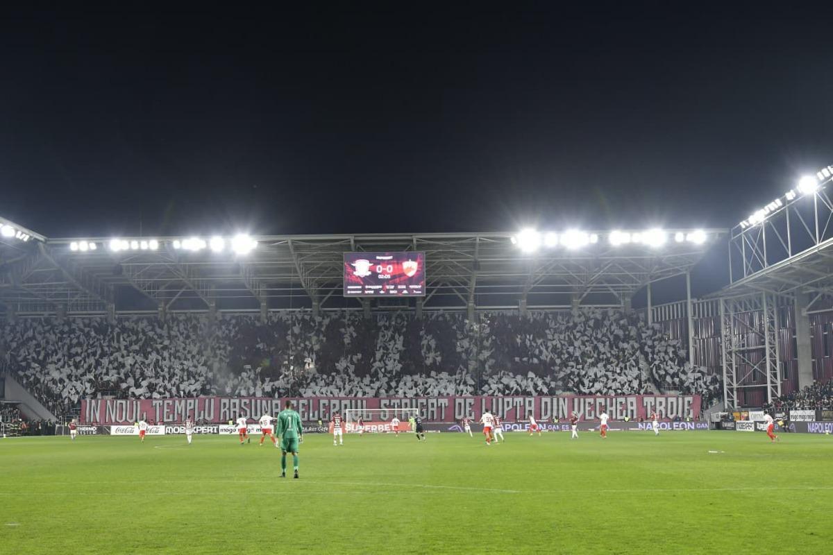Scenografia din derby-ul Rapid - Dinamo » Mesajele afișate de galeriile rivale
