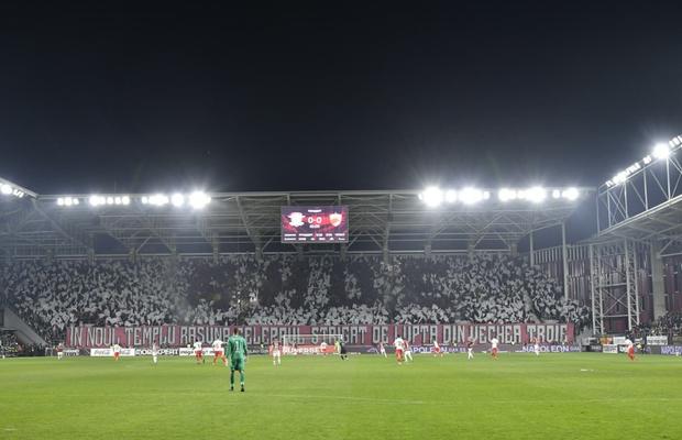 Scenografia din derby-ul Rapid - Dinamo » Mesajele afișate de galeriile rivale