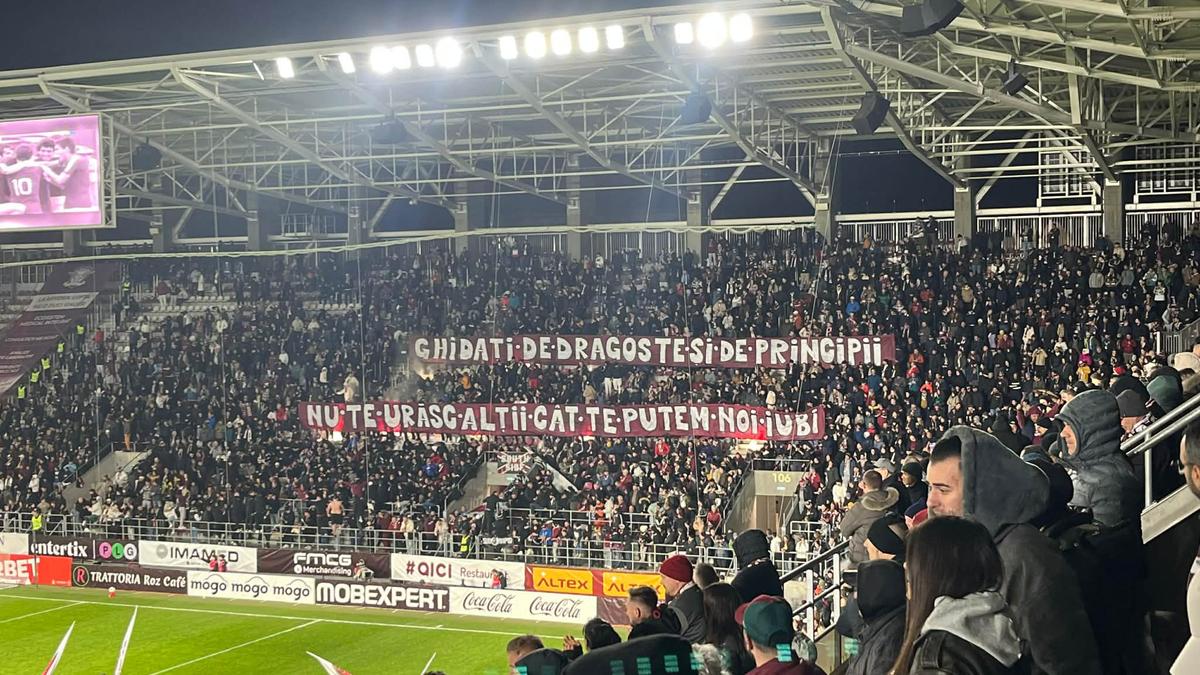Scenografia din derby-ul Rapid - Dinamo » Mesajele afișate de galeriile rivale