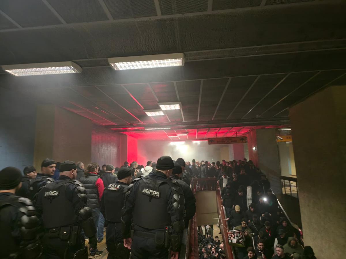 Rapid - Dinamo, corteo organizat de fanii „câinilor” înaintea ciocnirii din Giulești + imagini înaintea partidei