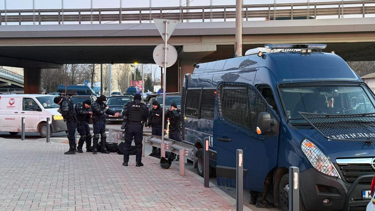 Rapid - Dinamo, corteo organizat de fanii „câinilor” înaintea ciocnirii din Giulești + imagini înaintea partidei