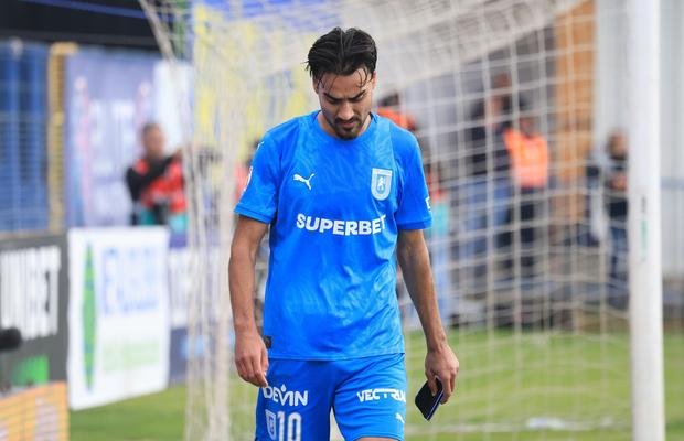 Ștefan Baiaram și-a anunțat plecarea de la Craiova într-un moment-cheie al sezonului și a fost luat la rost: „Tu nu îți dai seama?”