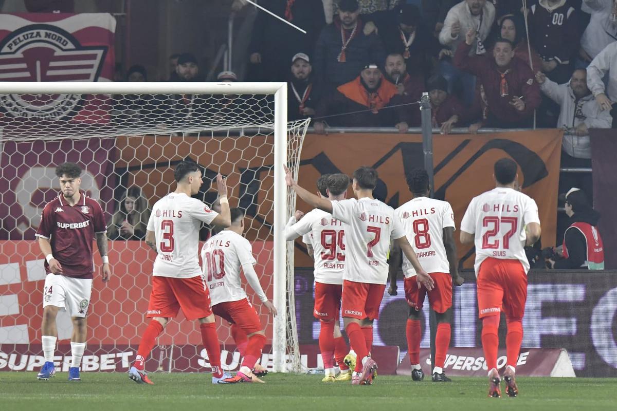 „Creștem arbitri sau fotbaliști?!” » Pașcanu, luare de poziție după scandalul din Rapid - Dinamo: „În Anglia mă uitam la Lineker, Wright și Shearer”