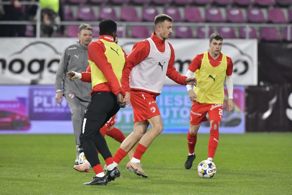 Rapid - Dinamo, imagini de la nivelul gazonului înaintea partidei