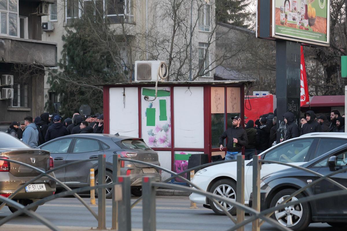 Rapid - Dinamo, corteo organizat de fanii „câinilor” înaintea ciocnirii din Giulești + imagini înaintea partidei