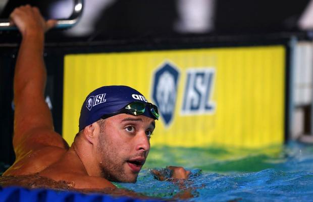 Ajustare în izolare » Un campion olimpic și antrenamentele în piscină de 10 metri!