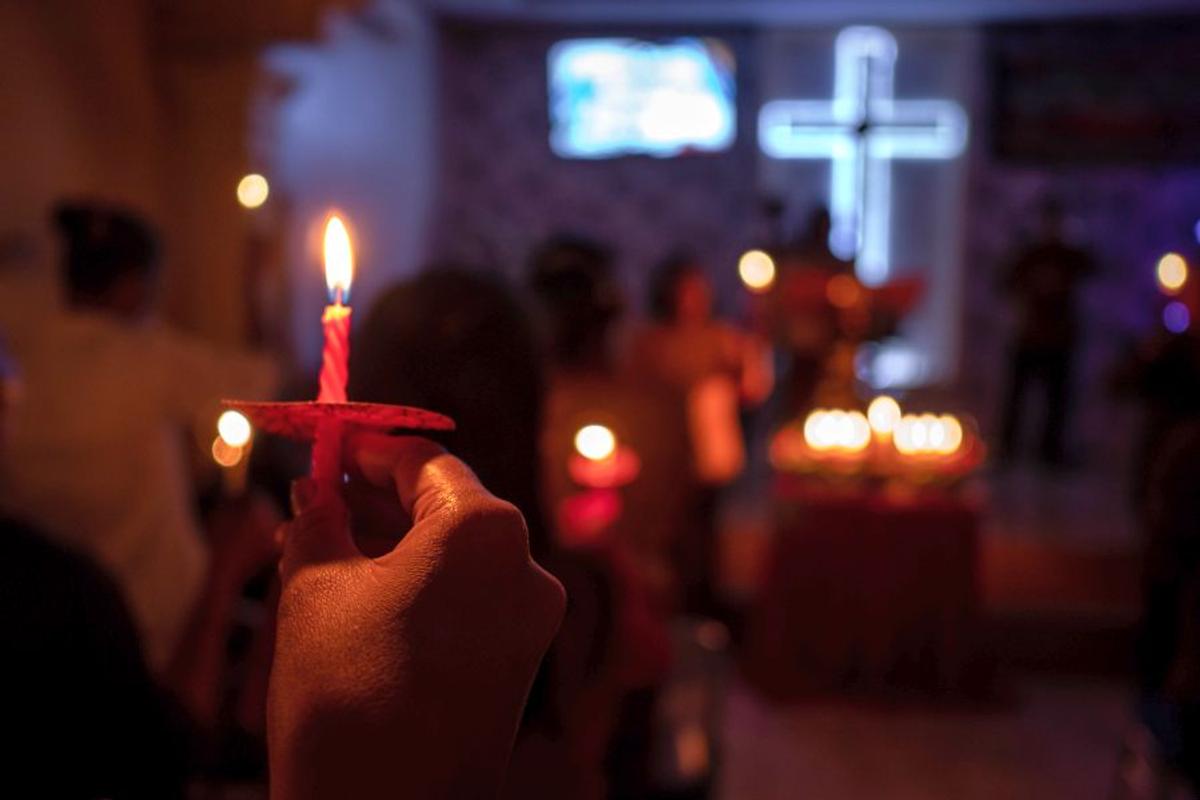 VIDEO Acord între MAI și Patriarhia Română » Cum vor fi împărțite Lumina de Înviere și Sfintele Paști