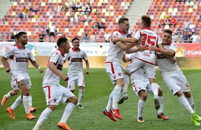 Un puști cotat de Dinamo la 4 milioane € desființează un antrenor și face acuzații grave la adresa unui șef: „Se dădea la mămicile jucătorilor!” + „Dacă ai «cașcaval» gros și o relație, ajungi în Liga 1”