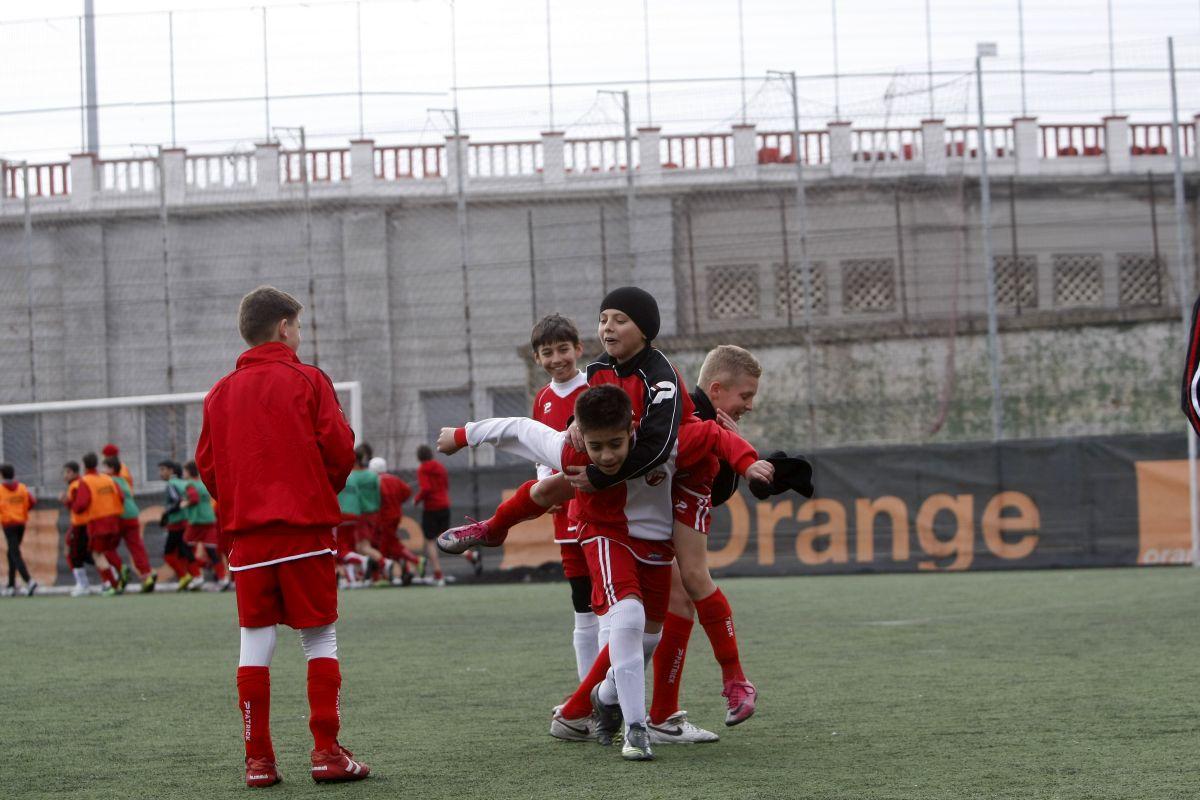 Un puști cotat de Dinamo la 4 milioane € desființează un antrenor și face acuzații grave la adresa unui șef: „Se dădea la mămicile jucătorilor!” + „Dacă ai «cașcaval» gros și o relație, ajungi în Liga 1”