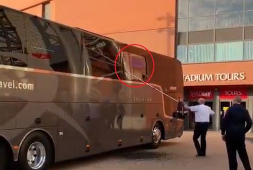 Așa arată geamul spart al autocarului celor de la Real Madrid / Captură ESPN