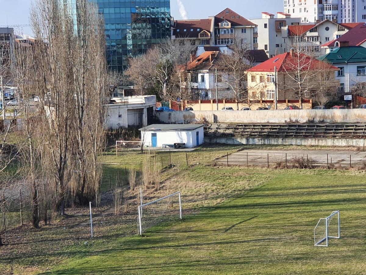 Se demolează un stadion de legendă din România! Lăsat în paragină, locul unde s-a născut „Campioana unei mari iubiri” va fi înlocuit cu o sală utilă mai multor discipline