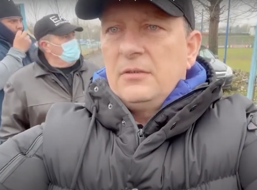 Ionuț Chirilă la poarta bazei de pregătire. Chirilă rupe tăcerea după despărțirea cu „interlopi” și amenințări de la Clinceni + explicații pentru carafele de vin, trabucuri și copete lipsă