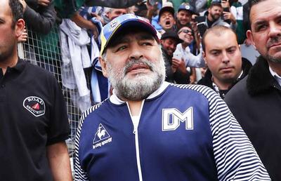 Procurorii cer ca personalul medical al lui Diego Maradona să fie judecat pentru omucidere! Inculpații riscă până la 25 de ani de închisoare
