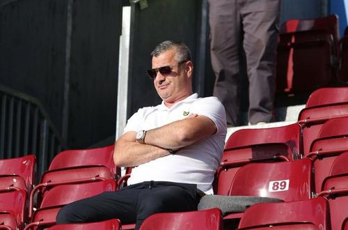 Înainte de meciul cu FCSB, campionii de la CFR Cluj primesc restanța contractuală pe ianuarie, iar pentru întâlnirea cu roș-albaștrii, patronul Nelu Varga le pregătește o primă de 3 ori mai mare decât de obicei.