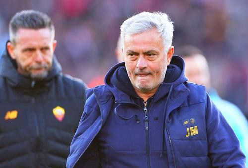 Jose Mourinho i-a cucerit definitiv pe fanii Romei, după ce i-a dus pe italieni pentru al doilea an consecutiv într-o finală europeană. După Conference League, acum se vor bate și pentru trofeul Euroapa League, cu Sevilla.