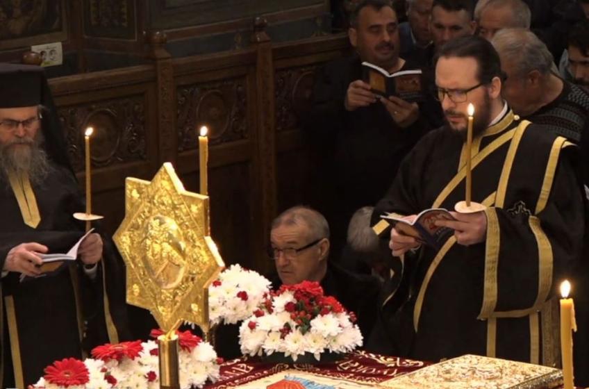 Gigi Becali și Alexandru Tudor la Denia Prohodului din Vinerea Mare / FOTO: Capturi @Trinitas