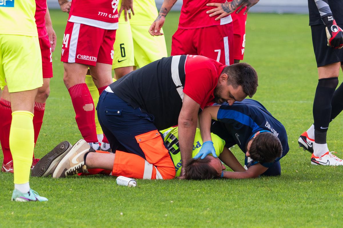 Luca Mihai, accidentare în Dinamo - Poli Iași 1-0
