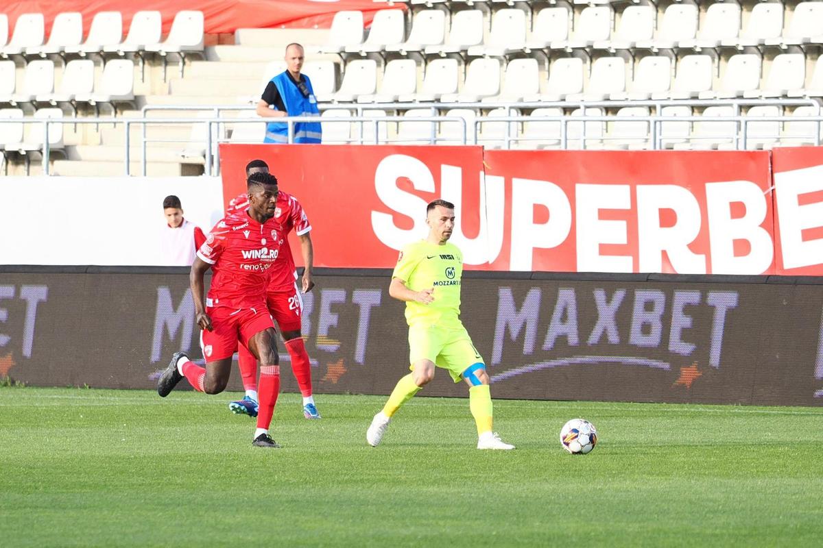 Dinamo s-a salvat cu Bani și urcă pe loc de baraj » „Câinii” au dat lovitura abia în prelungiri în fața ieșenilor lăsați în 10 oameni de Hațegan din minutul 20