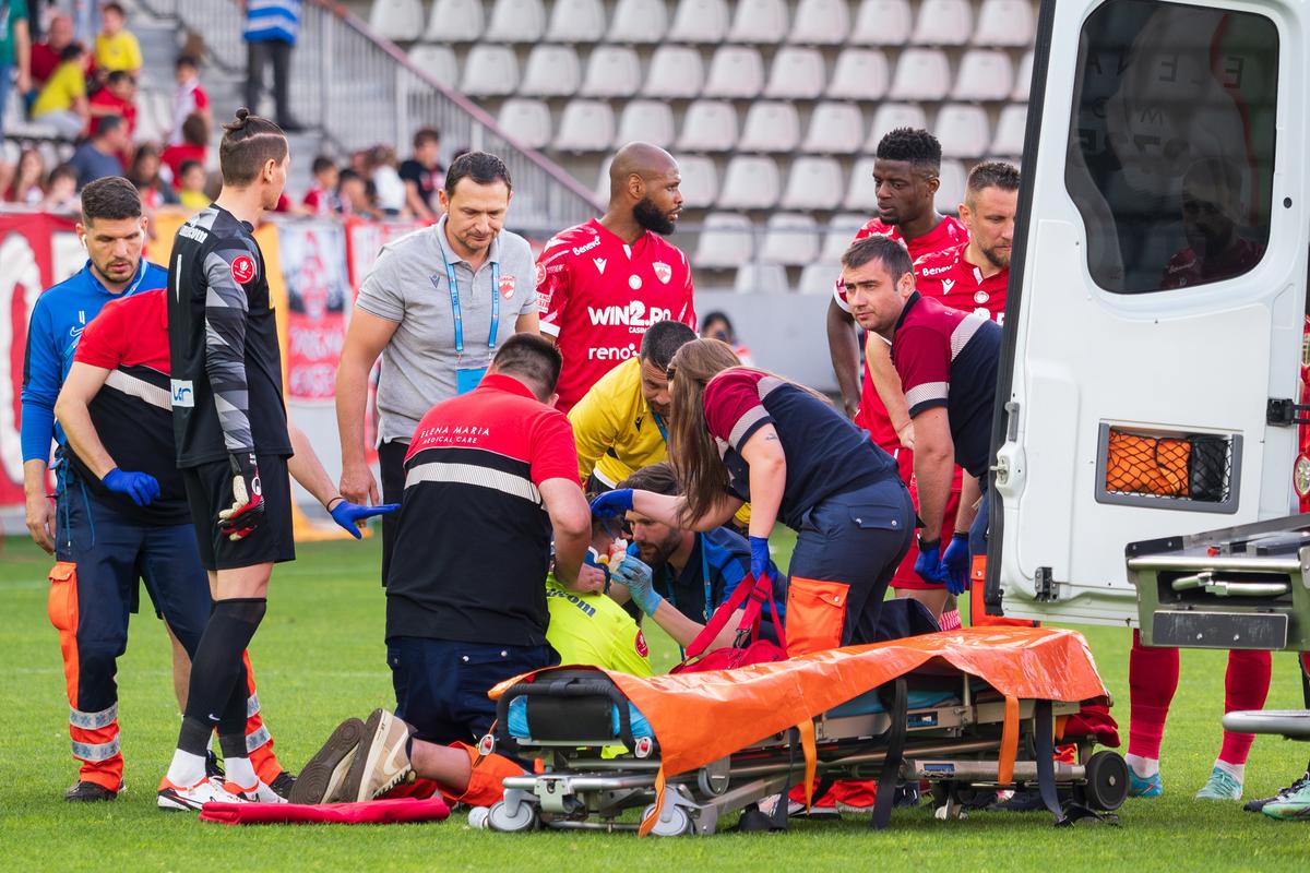 Luca Mihai, accidentare în Dinamo - Poli Iași 1-0