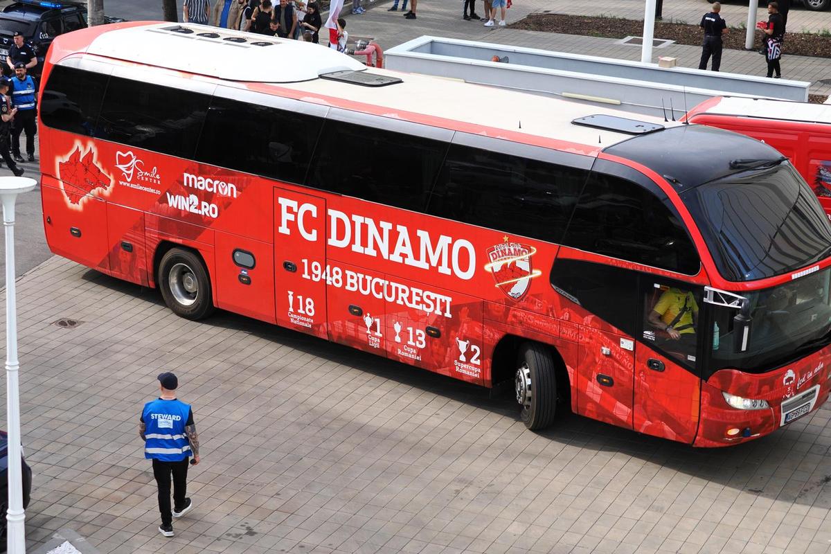 Imagini înainte de Dinamo - Poli Iași