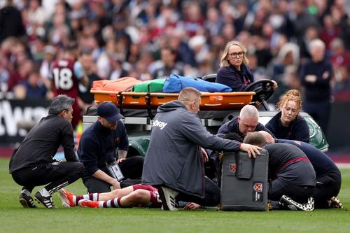Tânărul George Earthy (19 ani), mijlocașul celor de la West Ham, a avut parte de un debut groaznic în Premier League, la înfrângerea echipei sale împotriva lui Fulham, scor 0-2.