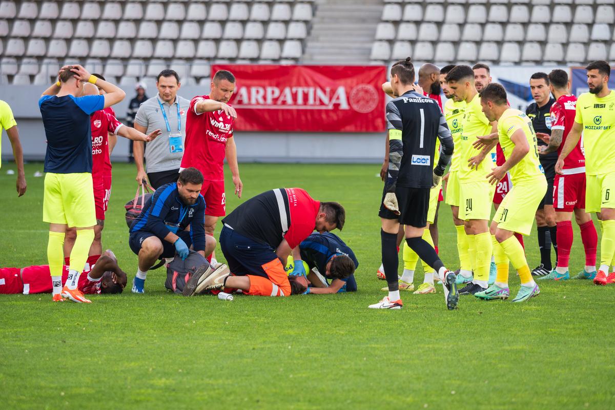 Legătura specială dintre Luca Mihai, jucătorul accidentat grav de Homawoo, și Dinamo
