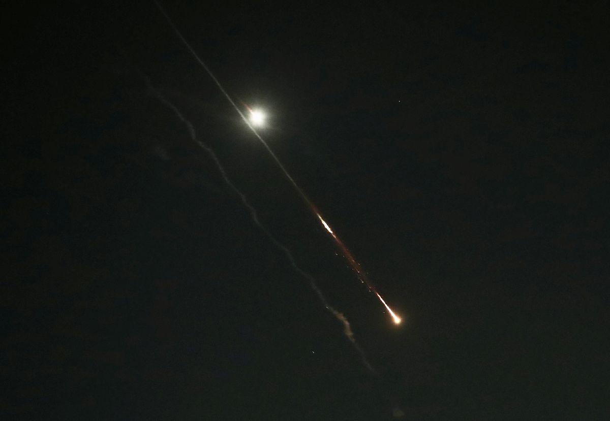Iran a atacat Israel cu drone, rachete de croazieră și balistice