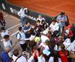 Stan Wawrinka autografe după antrenament Țiriac Open 2024 Foto: Raed Krishan (GSP)