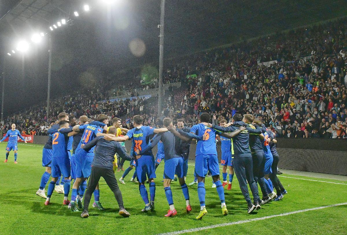 Imagine spectaculoasă surprinsă de fotoreporterul GSP » Cum i-au făcut Târnovanu și Florinel Coman fericiți pe copiii din Cluj-Napoca