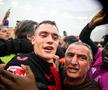 Bucurie fără margini la Leverkusen! Fanii au intrat pe teren în timpul meciului » Xabi Alonso a adus în stil mare primul TITLU din istoria de 120 de ani a clubului