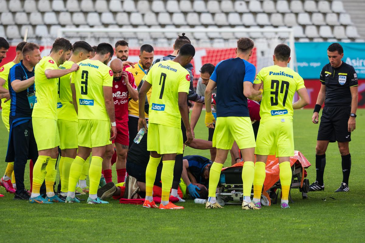 Legătura specială dintre Luca Mihai, jucătorul accidentat grav de Homawoo, și Dinamo