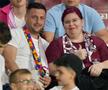 Imagine spectaculoasă surprinsă de fotoreporterul GSP » Cum i-au făcut Târnovanu și Florinel Coman fericiți pe copiii din Cluj-Napoca