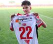 Liderul PCH Junior a primit un tricou special