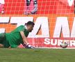 Gafă de curtea școlii în FC Botoșani - FCU Craiova » Portarul oltenilor s-a făcut de râs și a luat un gol de „Cascadorii râsului”