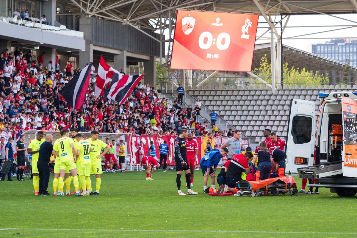Legătura specială dintre Luca Mihai, jucătorul accidentat grav de Homawoo, și Dinamo