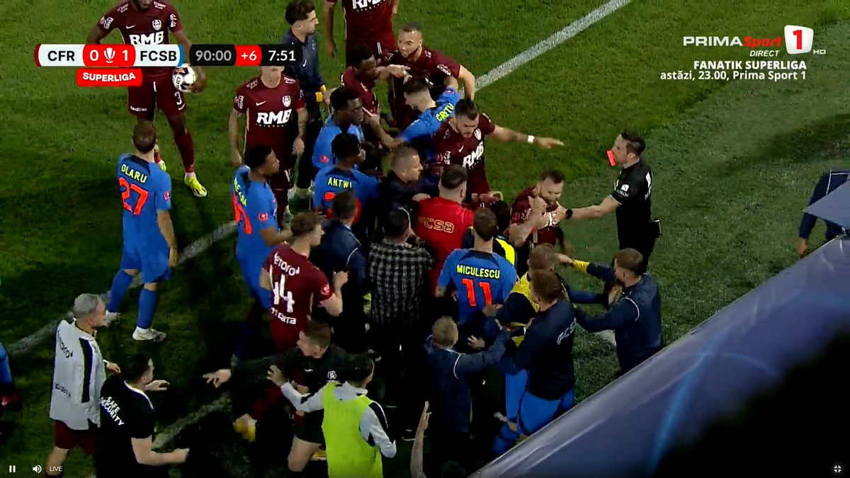 Scandal pe teren la CFR Cluj - FCSB