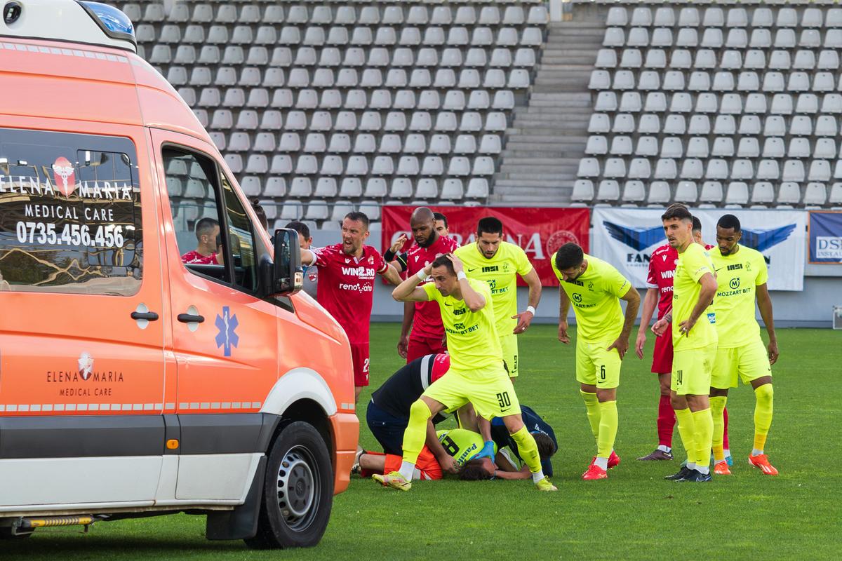 Legătura specială dintre Luca Mihai, jucătorul accidentat grav de Homawoo, și Dinamo
