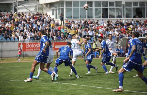 „Thriller” la FC Botoșani - FCU Craiova, cu gafe în serie ale jucătorilor, dar și ale arbitrilor » Repriză de coșmar pentru olteni